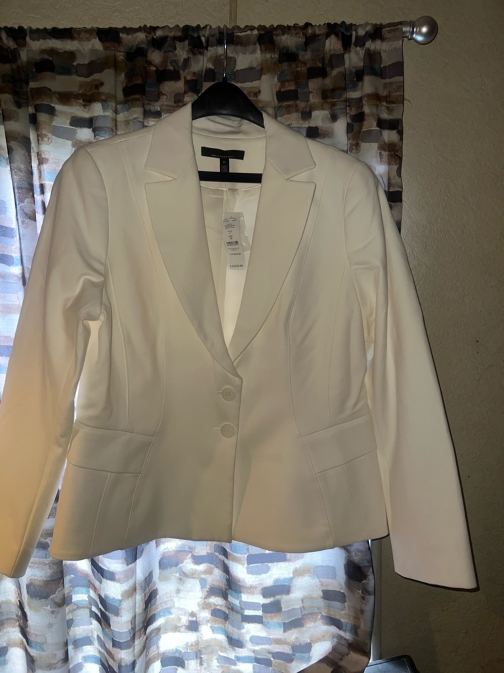NWT! White Women's Blazer - Classic Single-Breasted Style